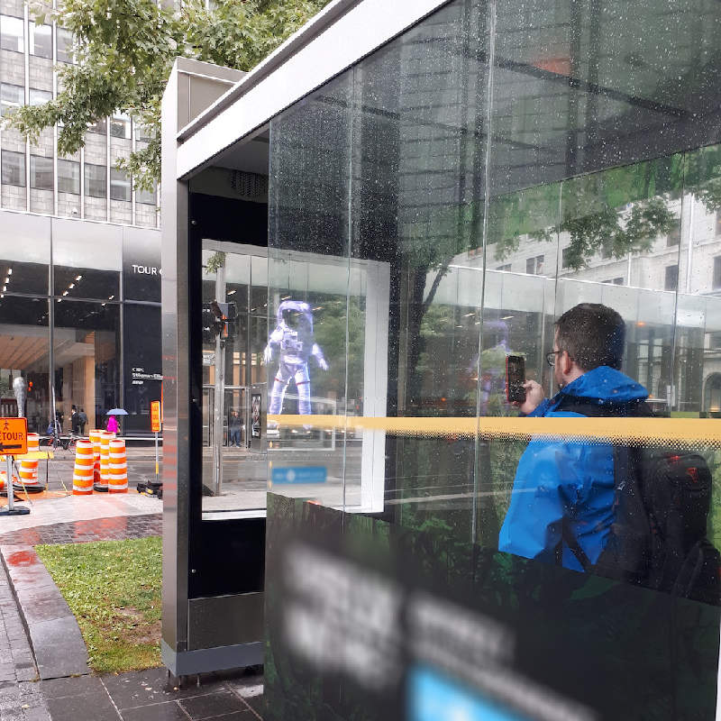 ICI-Explora bus shelter stunt